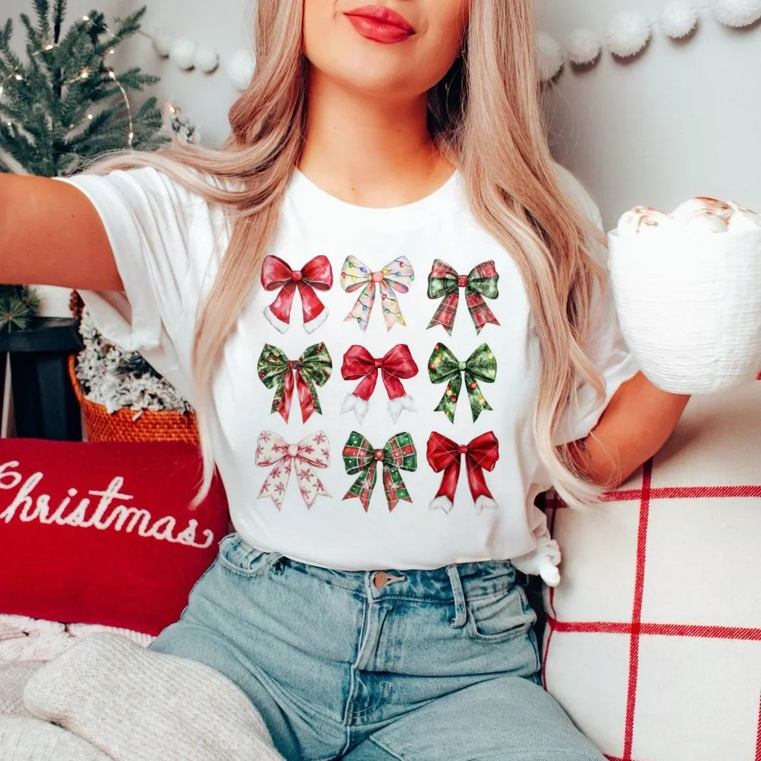 Preppy Aesthetic Coquette Christmas Bow Pattern T-Shirt